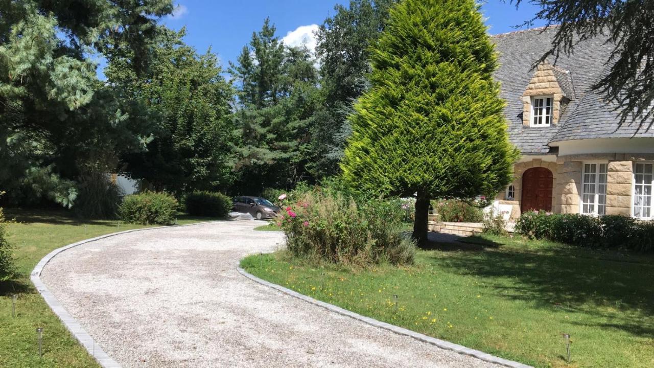 Crown Roads Le Faouët Exterior foto