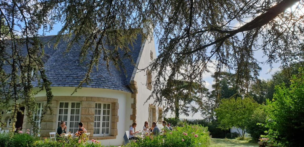 Crown Roads Le Faouët Exterior foto
