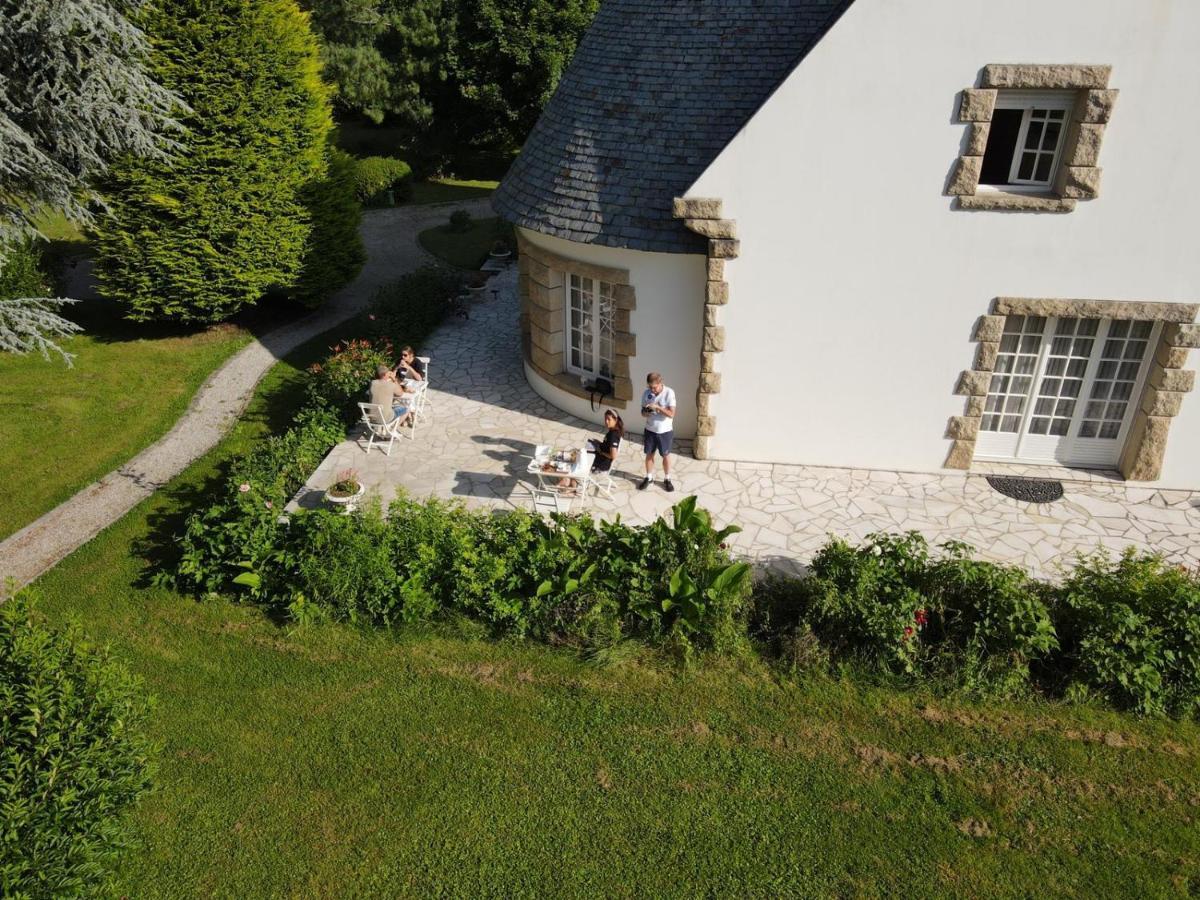 Crown Roads Le Faouët Exterior foto